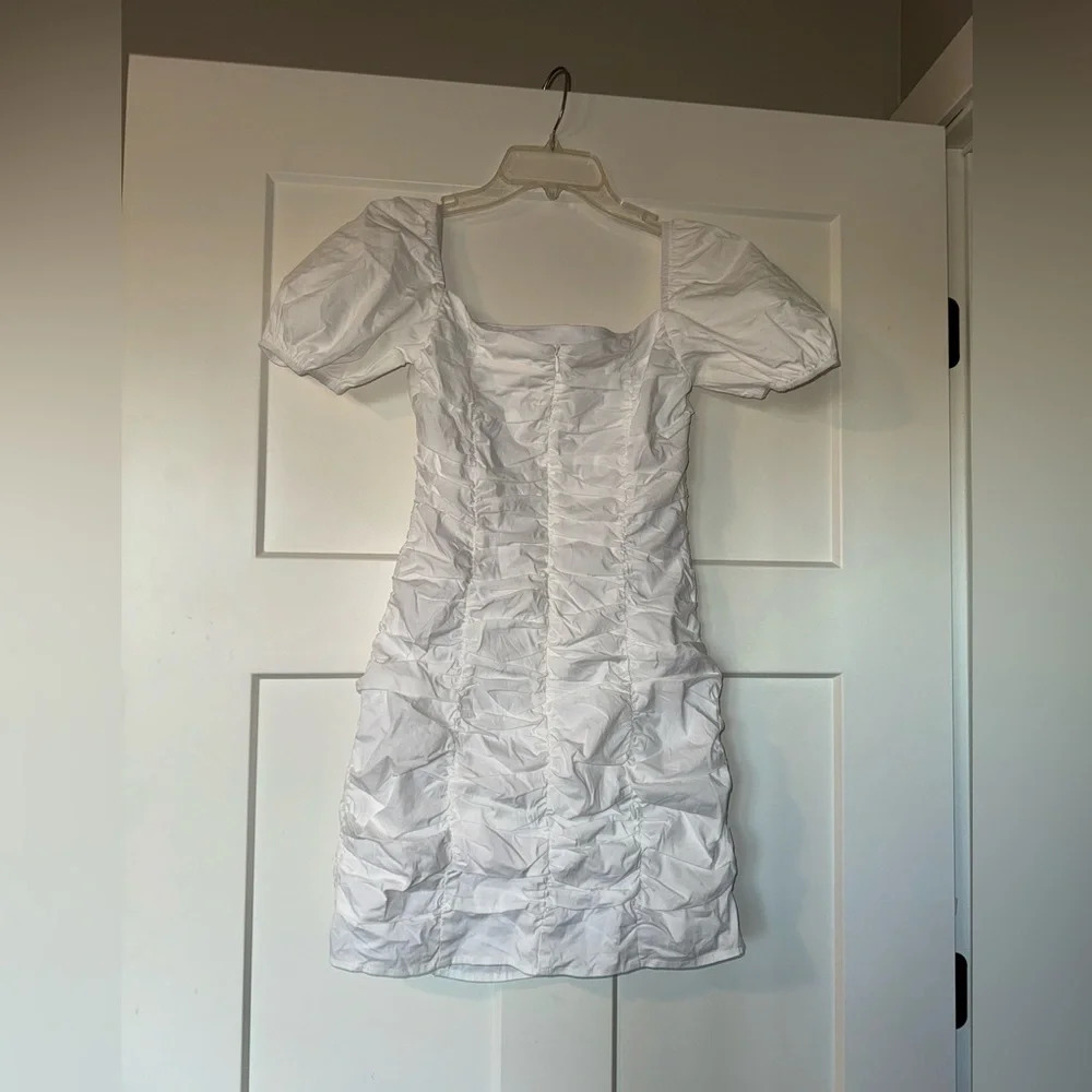 superdown
rumor ruched dress small white - Picture 3 of 6